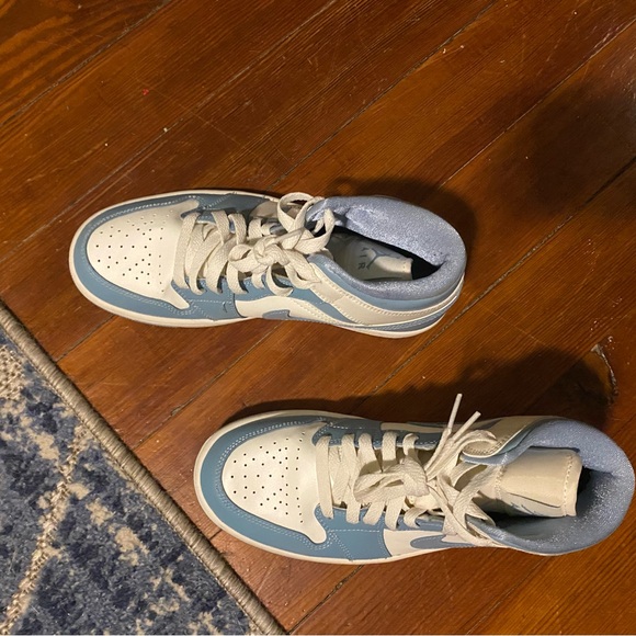 Jordan Blue and White Sneakers - Picture 3 of 8